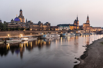Fototapeta premium Evening skyline of Dresden with Elbe river, Germany