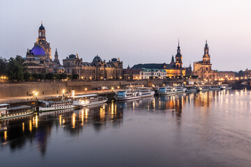 Fototapeta premium Evening skyline of Dresden with Elbe river, Germany