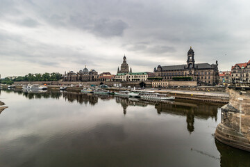 Obraz premium Skyline of Dresden with Elbe river, Germany