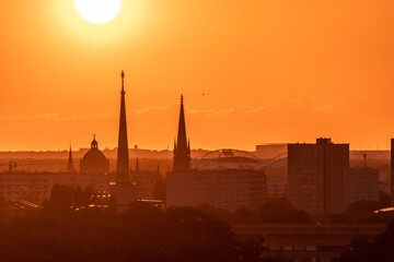 Naklejka premium Sunset above the Leipzig skyline, Germany