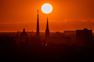 Naklejka premium Sunset above the Leipzig skyline, Germany