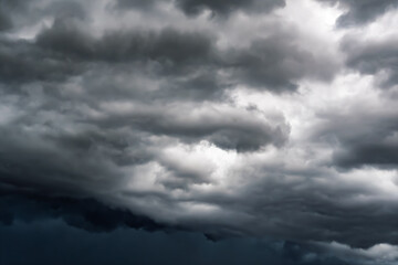 Obraz premium Threatening storm clouds