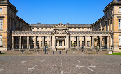 Obraz premium The neoclassical facade and Courtyard of Honor of the Palace of Compiegne, a former royal and imperial residence in Picardy, France