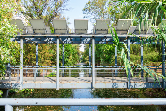Puente peatonal de Canal Nacional, Parque Lineal Canal Nacional, Ciudad de M&eacute;xico, CDMX, Coyoac&aacute;n, Iztapalapa, Xochimilco, Sur de la CDMX, M&eacute;xico, Parque corredor, &Aacute;rea Natural Protegida.