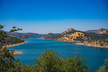 Obraz premium sunset over the lake in california