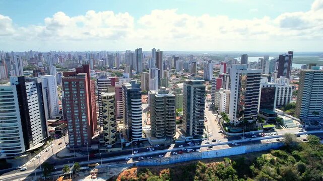 Litoral da Cidade de Natal no estado do Tio Grande do norte visto de cima com drone 4k
