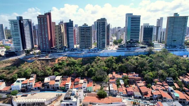 Litoral da Cidade de Natal no estado do Tio Grande do norte visto de cima com drone 4k