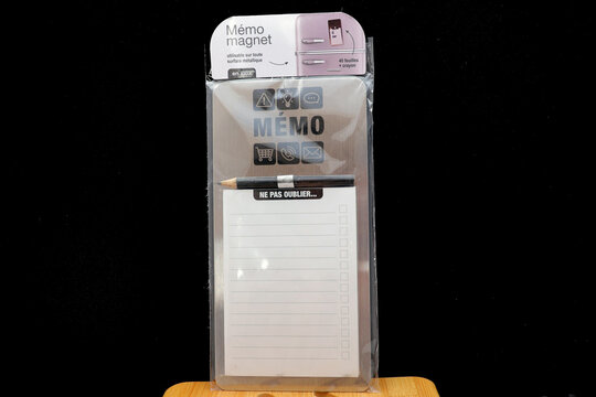 aide m&eacute;moire magn&eacute;tique de carrefour