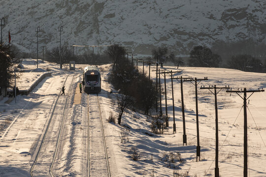 Erzincan Province, Bagistas railway station and a regional trai