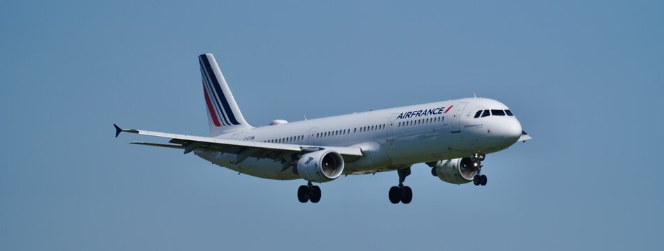 Air France A321 "calvi" atterrissage banni&egrave;re
