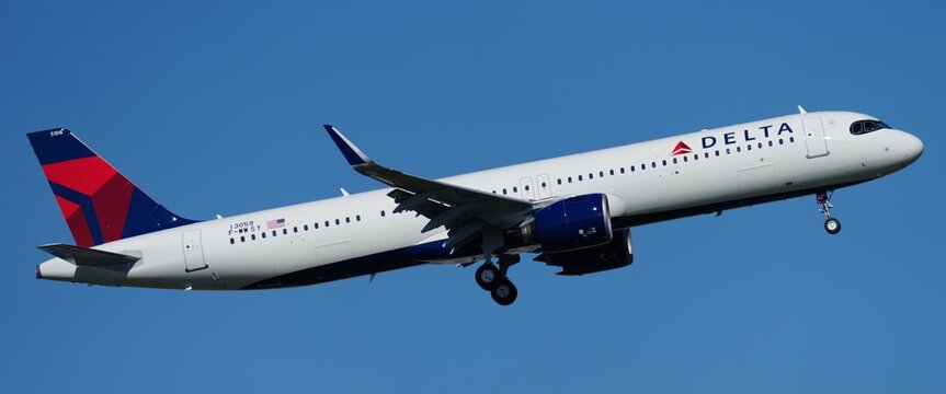Delta A321neo d&eacute;collage banni&egrave;re