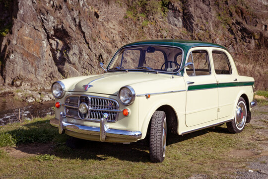 NSU FIAT Neckar auf einem Parkplatz an der Ahr in Mayscho&szlig;, Deutschland, 23.03.2026
