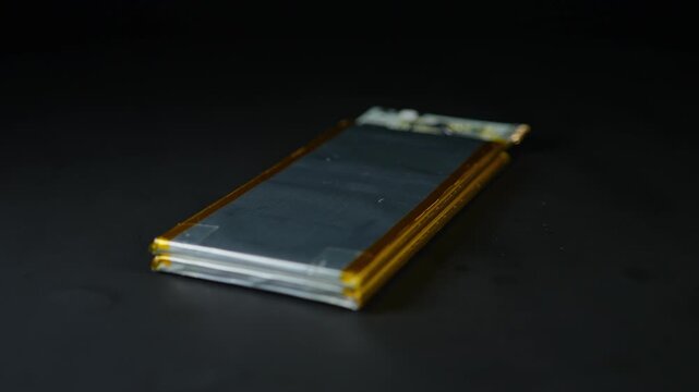 AA batteries type standard size single cell cylindrical dry battery for EV vehicles and portable electronic devices, computers and laptop cordless power