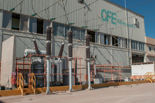 Transformador de potencia de planta generadora de energia electrica CERO PRIETO, de la empresa Comision Federal De Electricidad (CFE) de las plantas mas grandes y viejas del mundo aun en operaciones