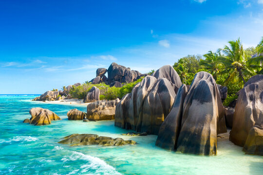 Anse Source D'Argent - the most beautiful beach of Seychelles. La Digue Island, Seychelles