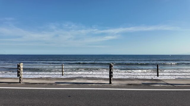 夏の湘南 七里ヶ浜海岸と国道134号 海沿いのドライブコースの風景 鎌倉 観光