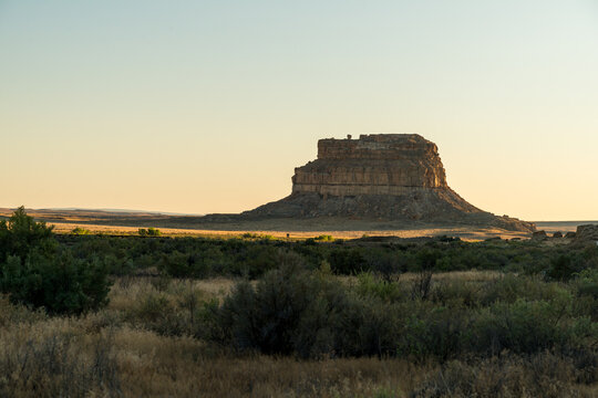 USA, New Mexico, Chaco Canyon.  Fajada Butte, rises 135 meters (443 feet) above the canyon floor, and marks the entrance to the National Park