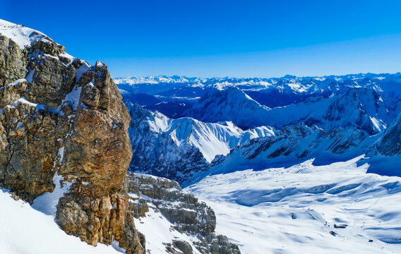 Felsvorsprung Zugspitze Winter Schnee 