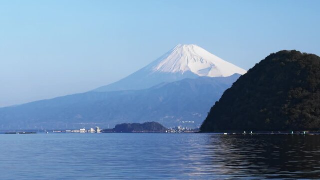 富士山と淡島 内浦湾を添えて