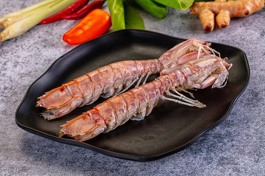 Gourmet boiled big Mantis shrimp