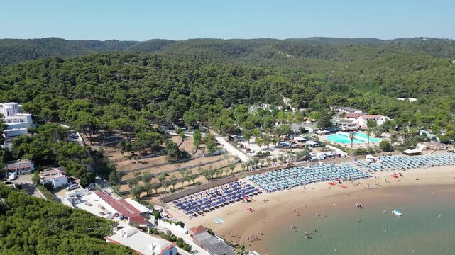 spiaggia di sabbia del gargano in Puglia