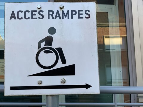 acc&egrave;s rampes pour pmr personnes &agrave; mobilit&eacute; r&eacute;duite