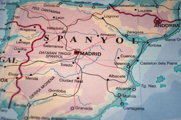 Naklejka premium Map of Spain Highlighting Madrid and Other Major Cities