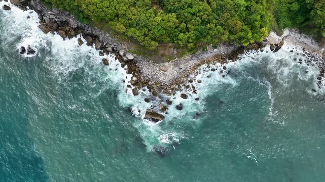rough waves crashing on rocks, cide, kastamonu