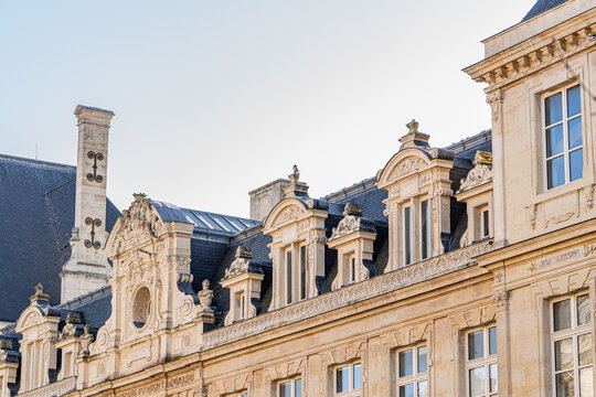Fa&ccedil;ades des rues de Reims