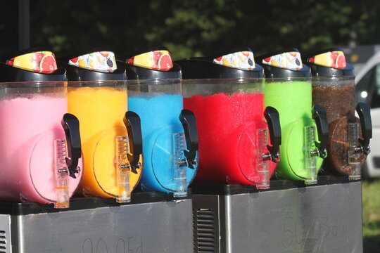 Vibrant Slushie Machines: A Rainbow of Flavors