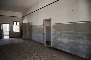 Schule in Kolmanskuppe, Lüderitz, Namibia © Martin Fiedler