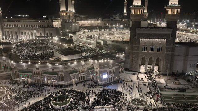 Makkah Saudi Arabia, 05 02 2026, Makkah Saudi Arabia 4K Umrah Hajj 2026 Taif City Aerial View Holy Kaaba Masjid Al Haram Pilgrims Tawaf Spiritual Journey Video