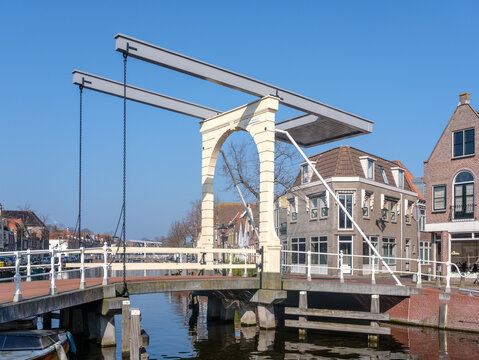 Groot Nieuwlandbrug in Alkmaar, Noord-Holland province, The Netherlands