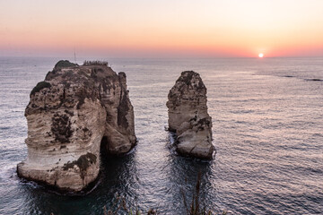 Obraz premium Sunset view of Pigeon Rock in Beirut, capital of Lebanon