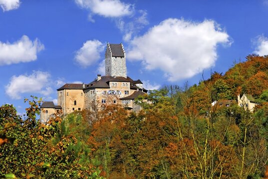 Clouds above Burg Kipfenberg castle with autumnal leaves, Kipfenberg, Naturpark Altmuehltal nature forest, Bavaria, Germany, Europe