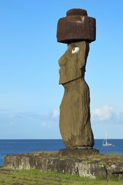 Moai wearing a Pukao topknot, Tahai ceremonial complex, Hanga Roa, Rapa Nui National Park, Unesco World Heritage Site, Easter Island, Chile