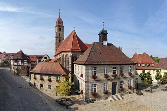 Old town, from left, half-timbered building local museum, Augustinian monastery with Trinity church, old town hall, monastery tavern, Prinzregentenplatz, Langenzenn, Middle Franconia, Franconia, Bavaria, Germany