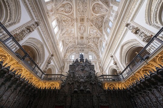 Choir, decorated and gilded choir stalls with vaulted ceilings, Mezquita-Catedral de C&oacute;rdoba or Cathedral of the Conception of Our Lady, C&oacute;rdoba, Cordoba Province, Andalusia, Spain