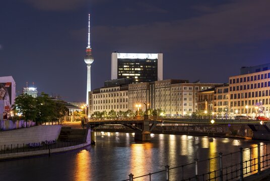 Spree and television tower Alex, night scene, Berlin-Mitte, Berlin, Germany