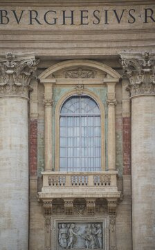 Benediction loggia for the Pope, central loggia at St. Peter's Basilica , Vatican City, Rome, Lazio, Italy