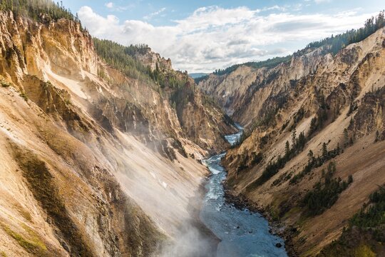 Yellowstone River flows through Gorge, Grand Canyon of the Yellowstone, View from North Rim, Brink of the Lower Falls, Yellowstone National Park, Wyoming, USA