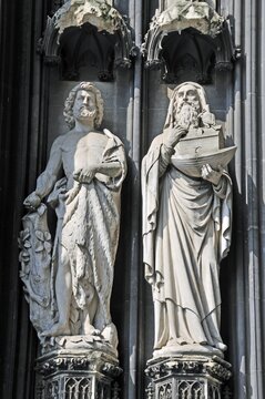 Figures of saints on the west facade of the Koelner Dom, Cologne Cathedral, North Rhine-Westphalia, Germany, Europe, PublicGround