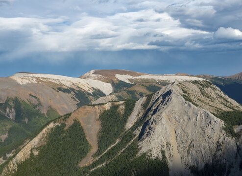 Mountainous landscape with peaks, Mount Drinnan, peaks with orange sulphur deposits, panoramic view, Nikassin Range, near Miette Hotsprings, Sulphur Skyline, Jasper National Park, Alberta, Canada
