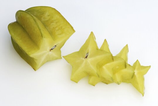 Carambola / (Averrhoa carambola)