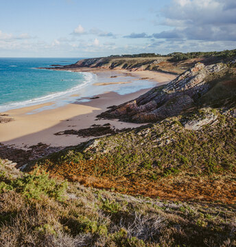 Plage sauvage de Lourtuais , Cap d'Erquy,  C&ocirc;te d'Armor, Bretagne, France, 