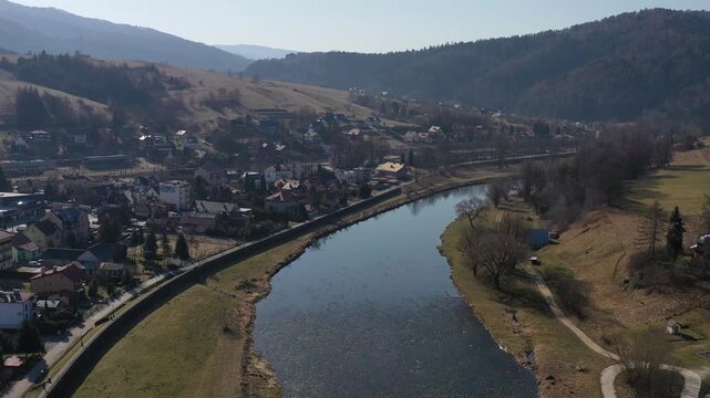 Dolina Popradu, Muszyna, widok na rzekę i okolice