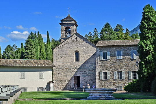 Colico, Abbazia di Piona o Priorato di Piona, importante esempio di architettura romanica lombarda, Lago di Como, Italia
