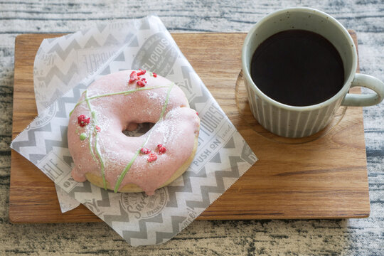 サクラもちドーナツとコーヒー