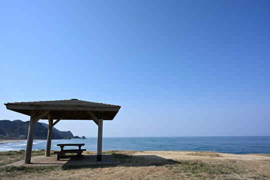 新潟市西蒲区間瀬の海と公園の景色（新潟県新潟市西蒲区）
