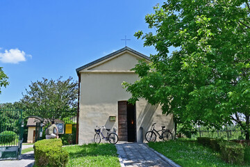Fototapeta premium Milano, la Chiesetta dei Santi Filippo e Giacomo nel borgo di Nosedo, Lombardia, Italia